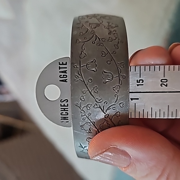 Pewter Cuff Bracelet Ornate Lilly of the Valley Etched LOT663 - Picture 8 of 8